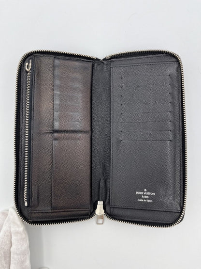 Louis Vuitton Nicolas Ghesquière Zippy Wallet - Brandsamsara