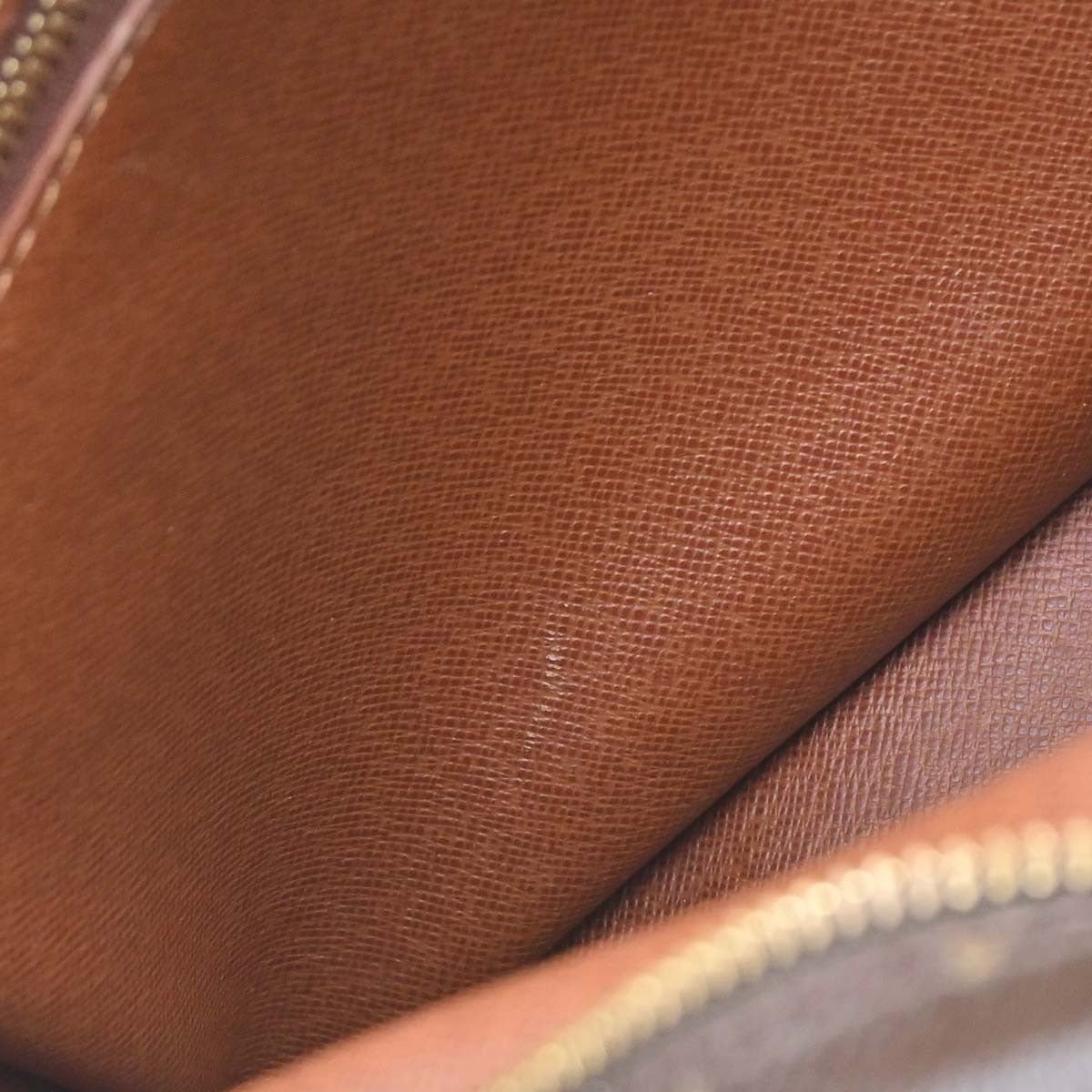 Louis Vuitton Nil Messenger - Brandsamsara