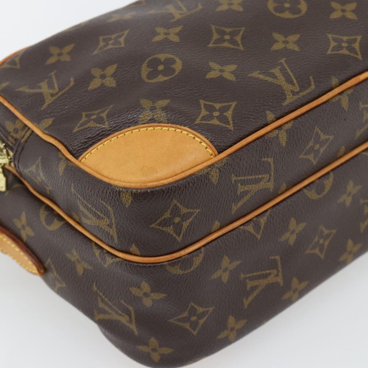 Louis Vuitton Nil Messenger - Brandsamsara