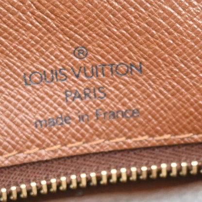 Louis Vuitton Nil Messenger Bag - Brandsamsara