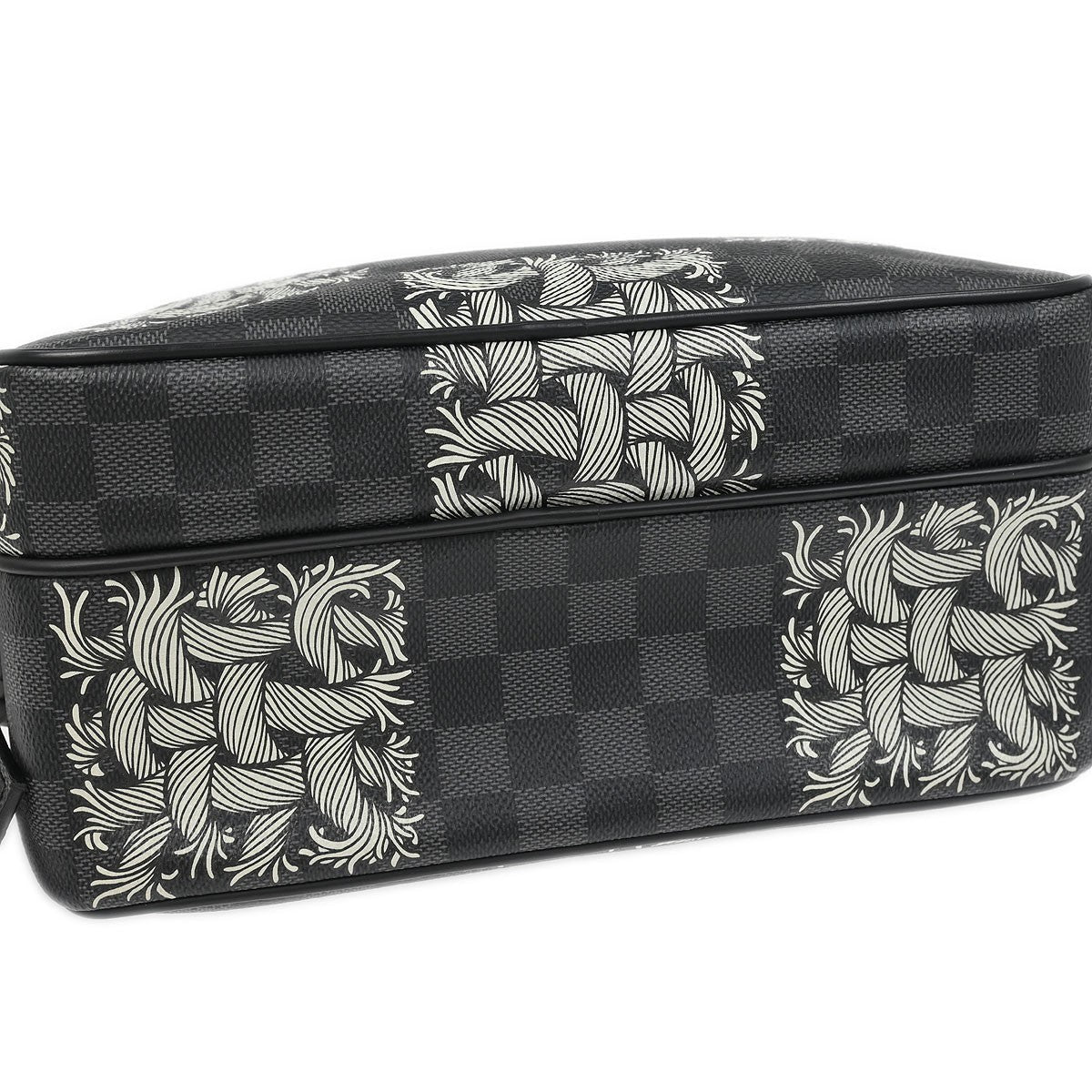 Louis Vuitton Nil Messenger Bag - Brandsamsara