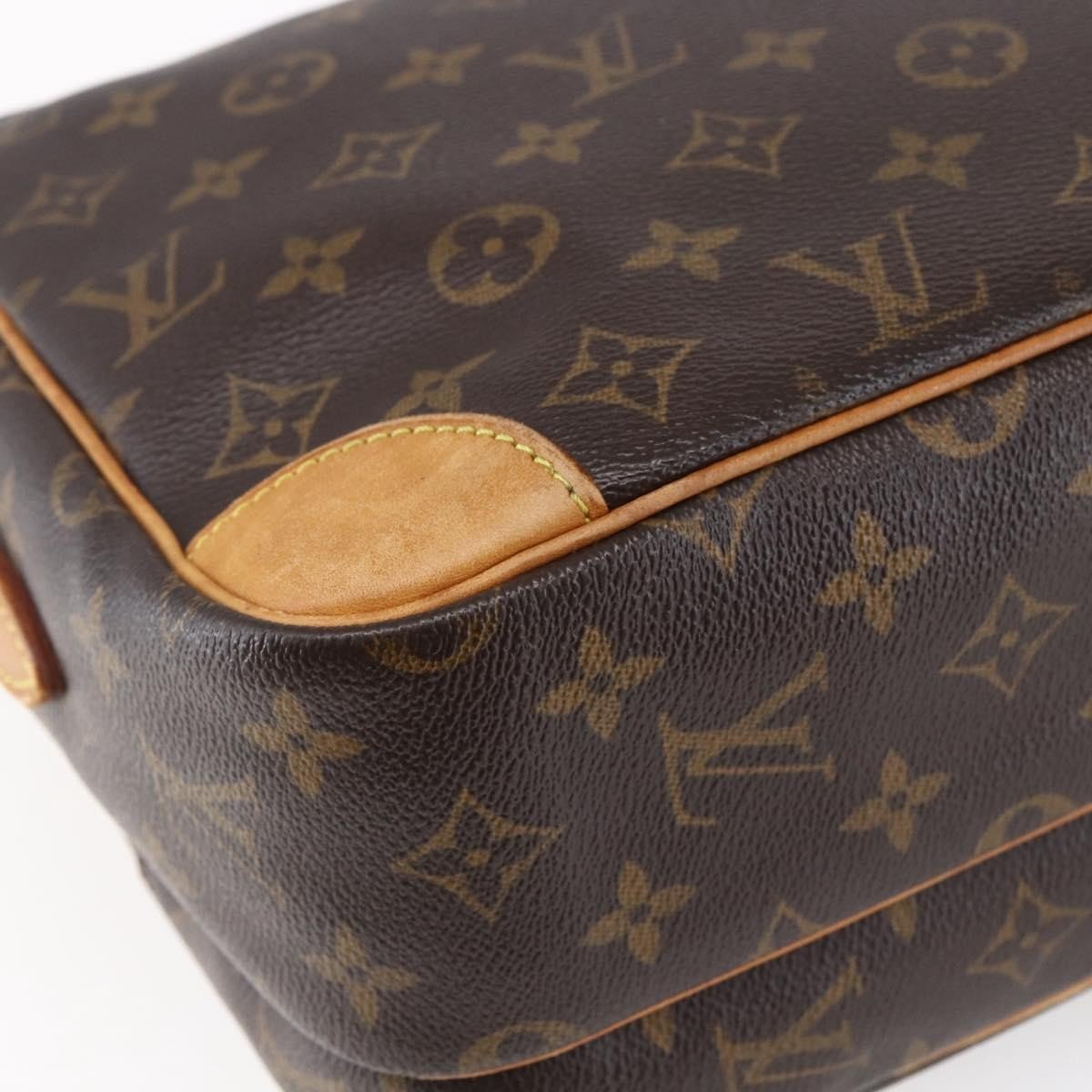 Louis Vuitton Nil Messenger Bag - Brandsamsara