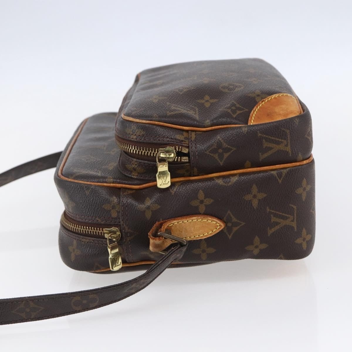 Louis Vuitton Nil Messenger Bag - Brandsamsara