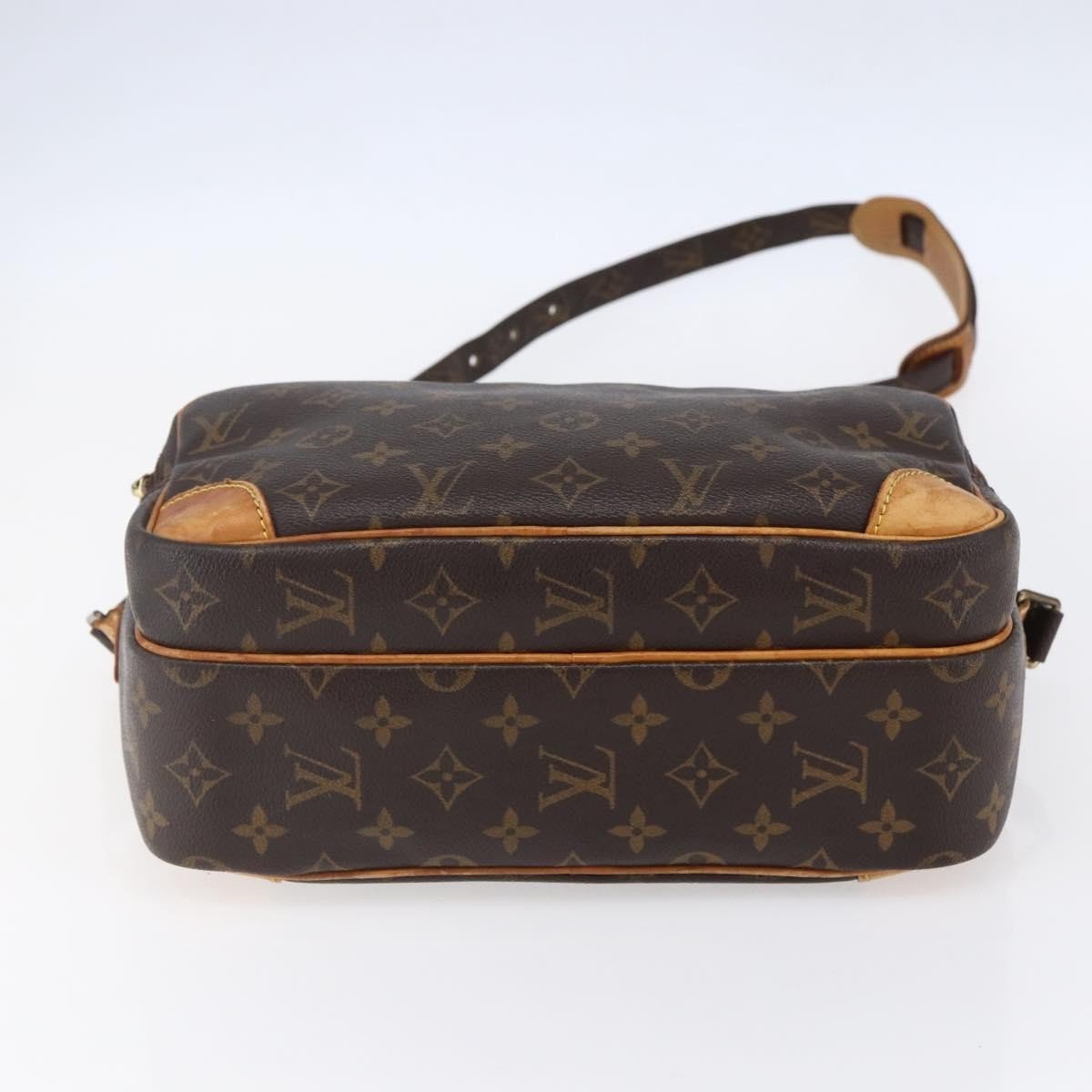 Louis Vuitton Nil Messenger Bag - Brandsamsara