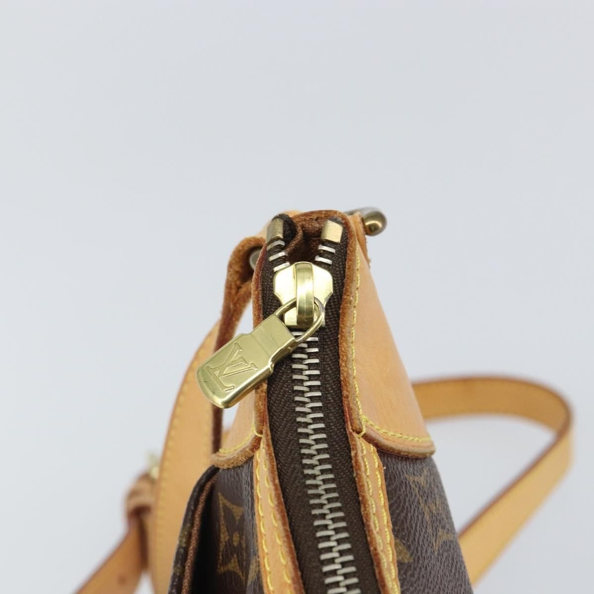Louis Vuitton Odeon Handbag - Brandsamsara