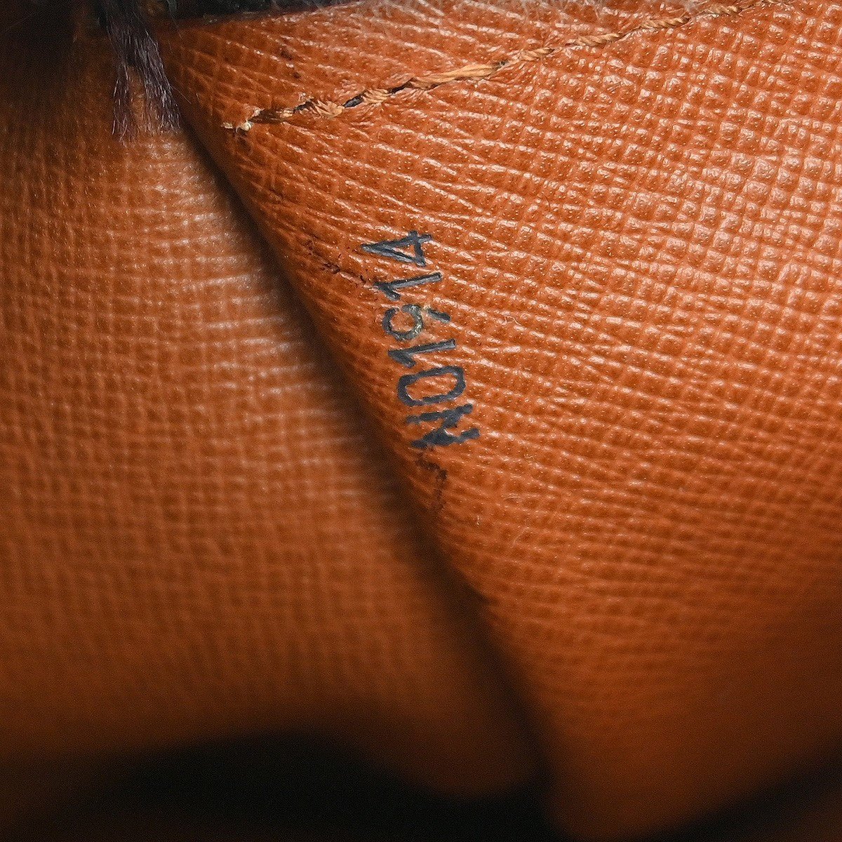 Louis Vuitton Papillon Handbag - Brandsamsara