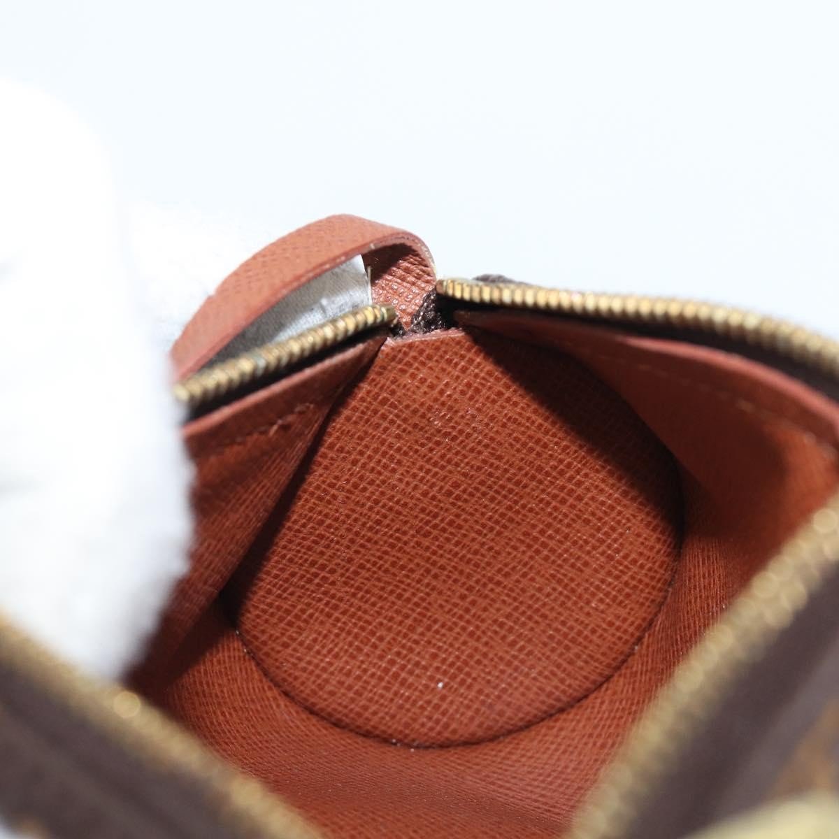 Louis Vuitton Papillon Pochette - Brandsamsara