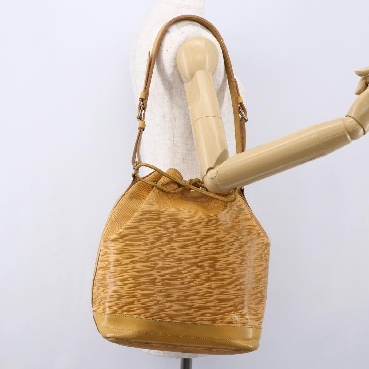 Louis Vuitton Petit Noe NM Handbag - Brandsamsara