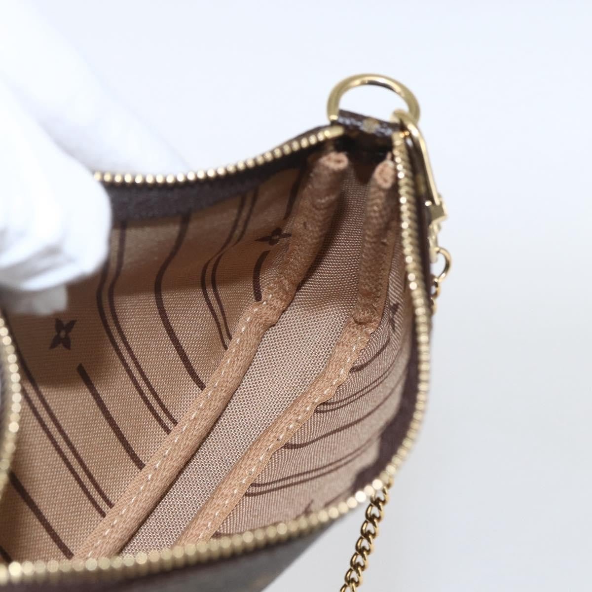 Louis Vuitton Pochette Accessoires - Brandsamsara