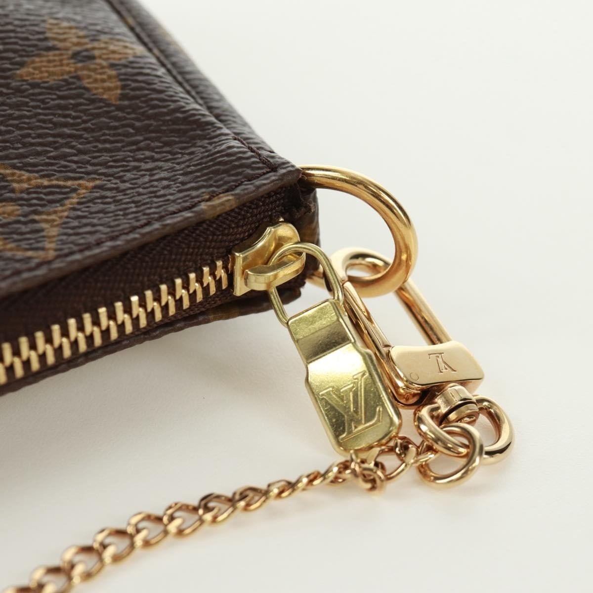 Louis Vuitton Pochette Accessoires - Brandsamsara