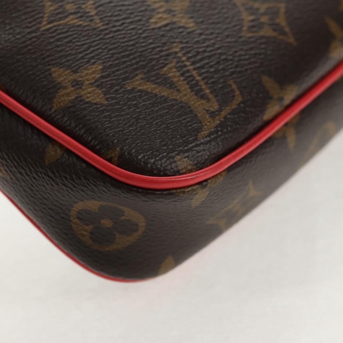Louis Vuitton Pochette Accessoires NM - Brandsamsara