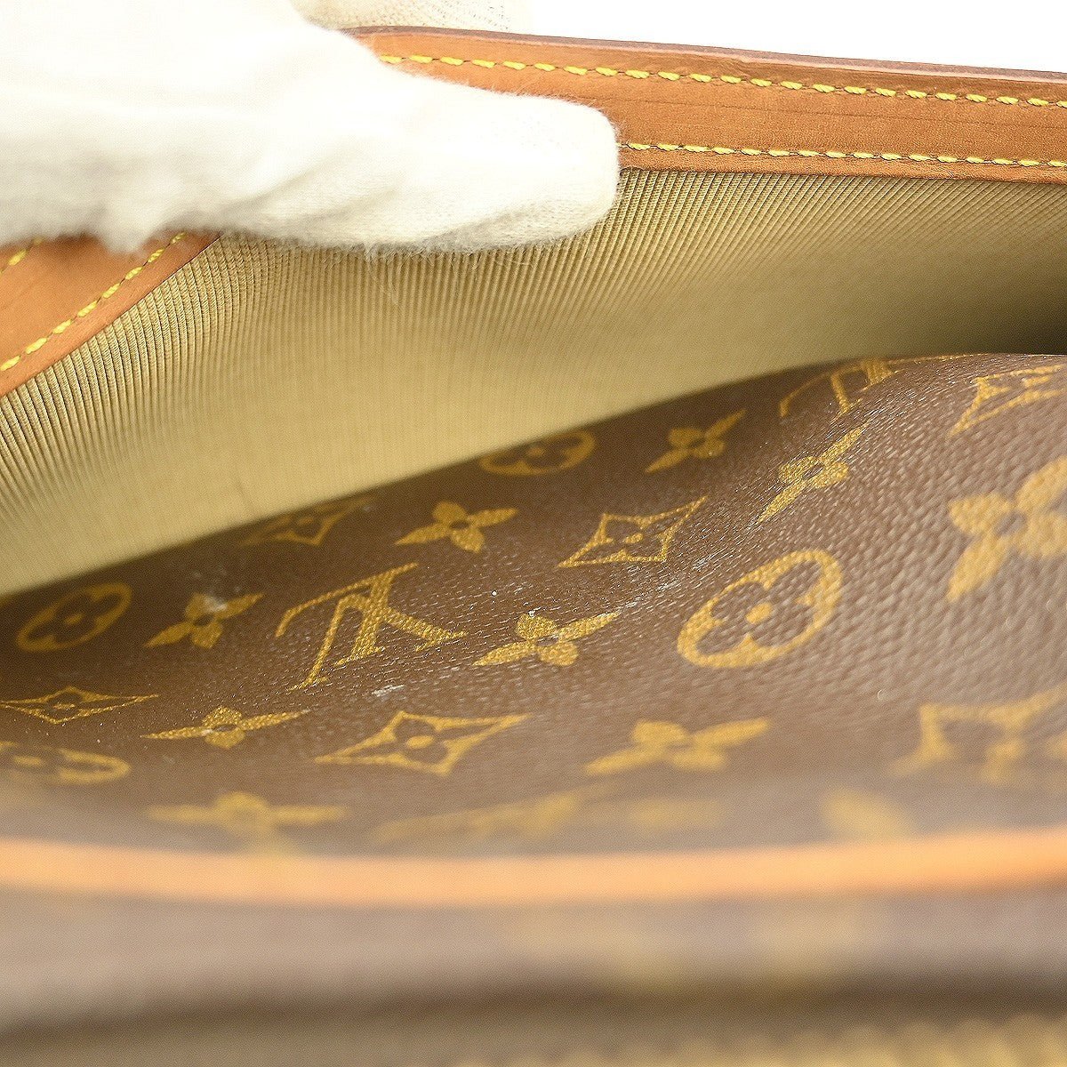 Louis Vuitton Reporter Bag - Brandsamsara
