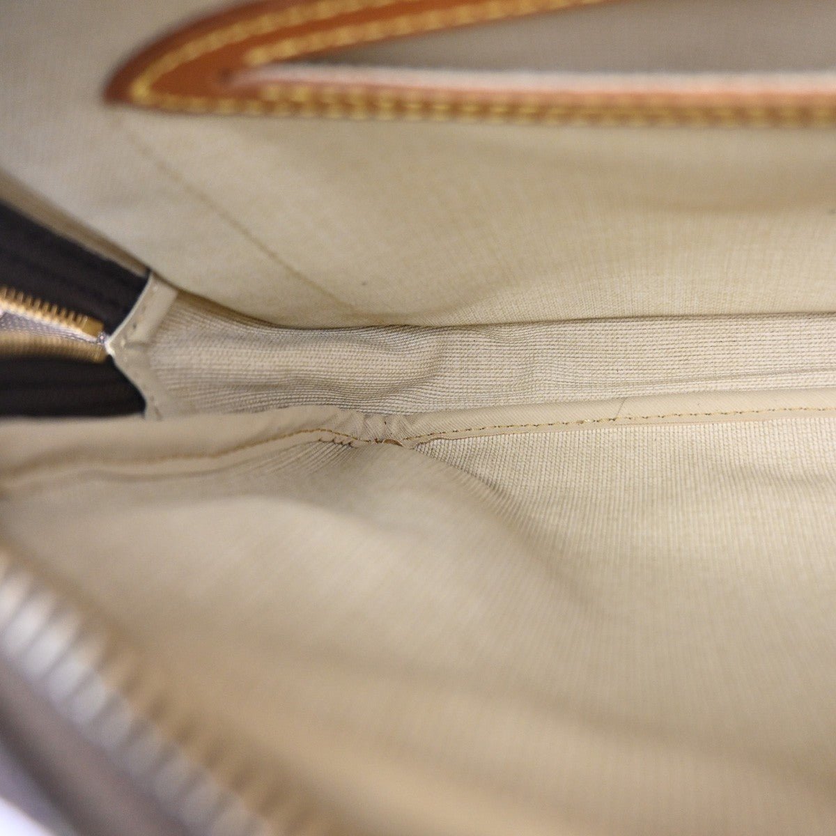 Louis Vuitton Reporter Bag - Brandsamsara