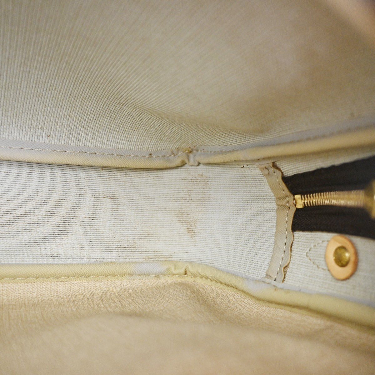 Louis Vuitton Reporter Bag - Brandsamsara