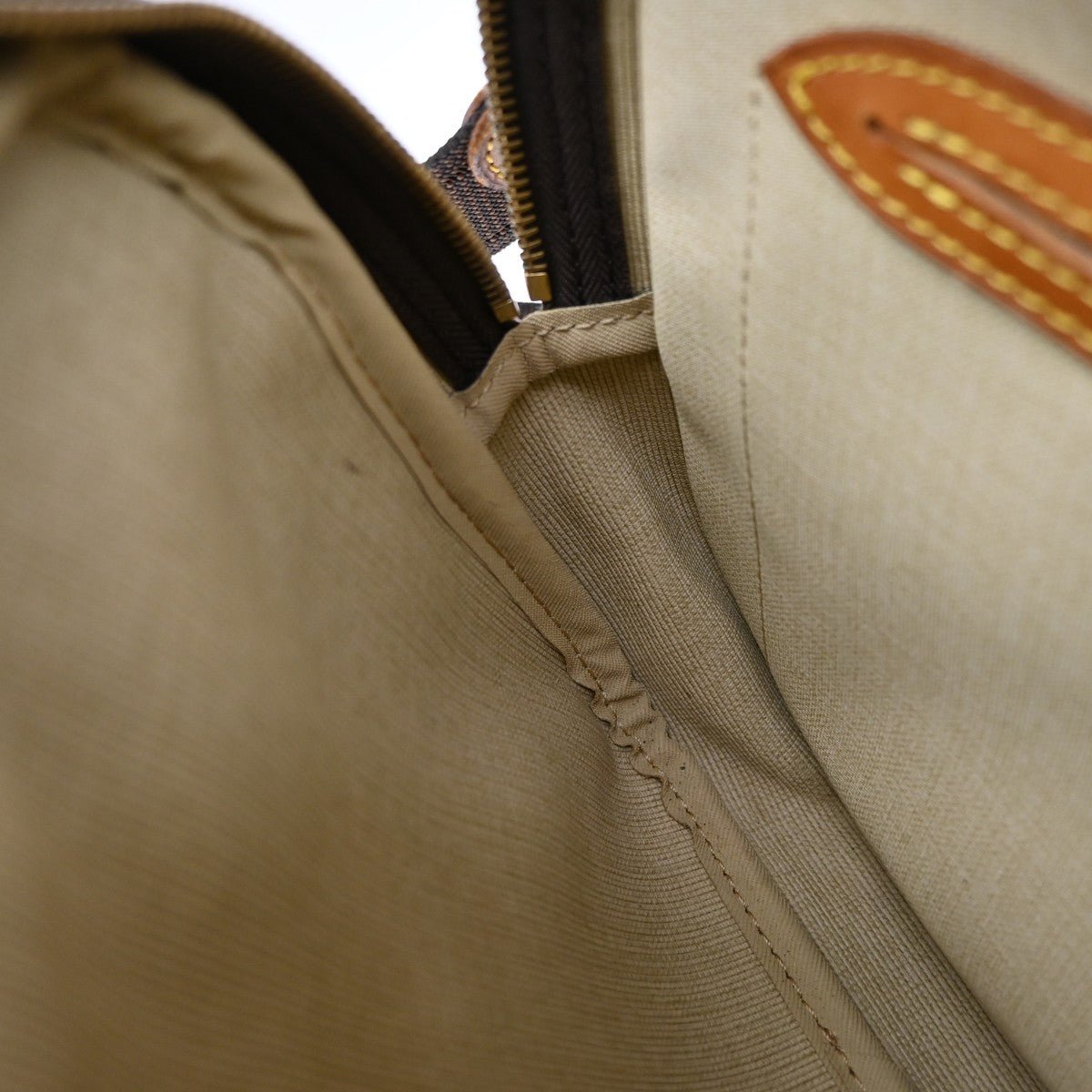 Louis Vuitton Reporter Bag - Brandsamsara