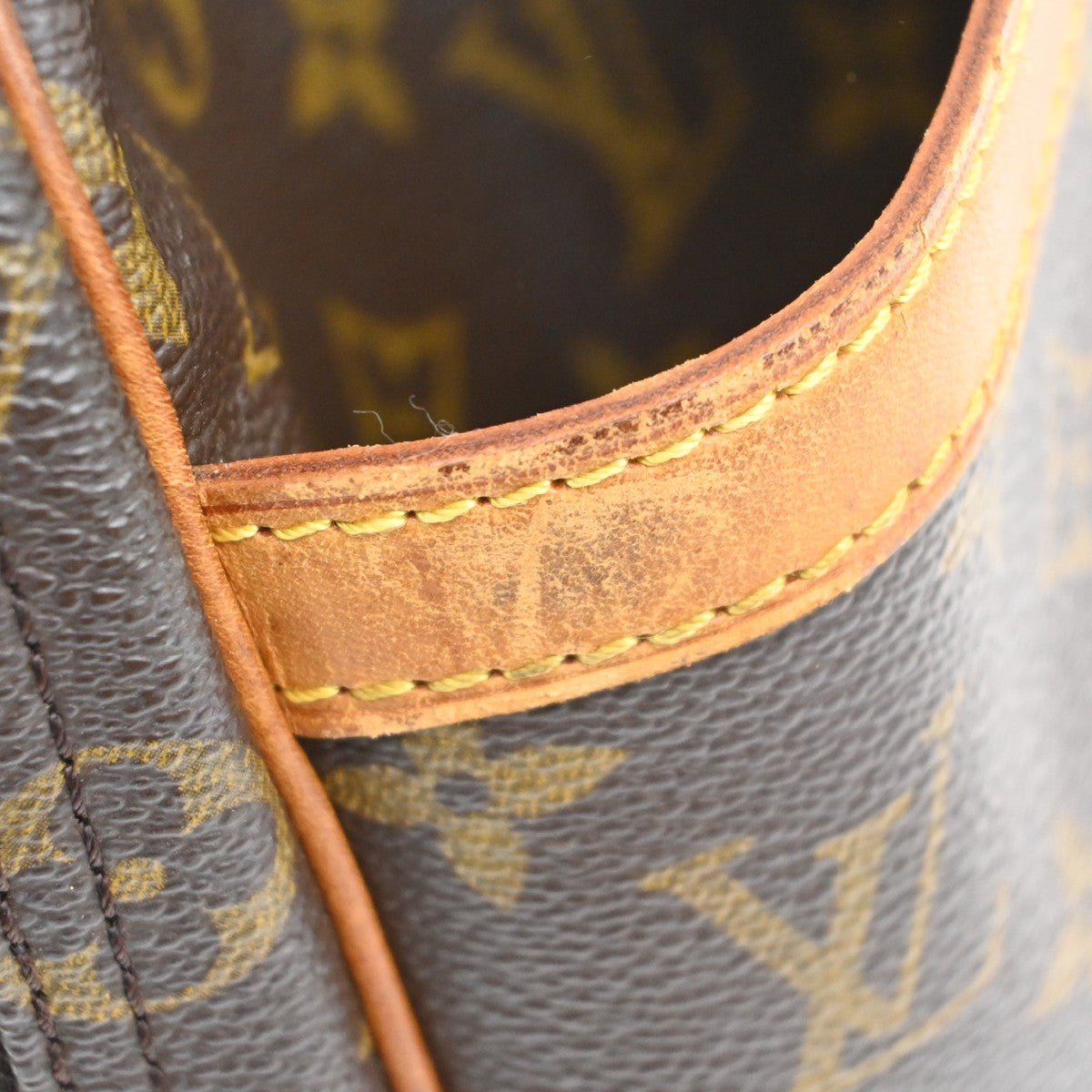 Louis Vuitton Reporter Bag - Brandsamsara