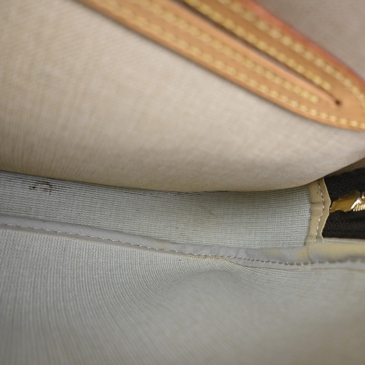 Louis Vuitton Reporter Bag - Brandsamsara