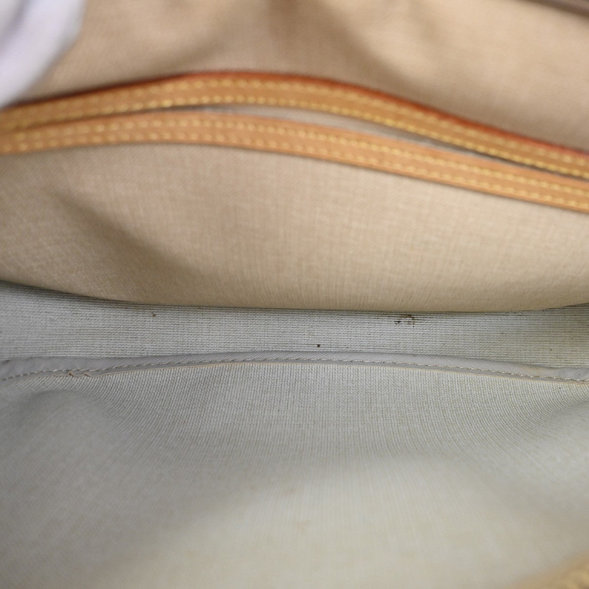 Louis Vuitton Reporter Bag - Brandsamsara