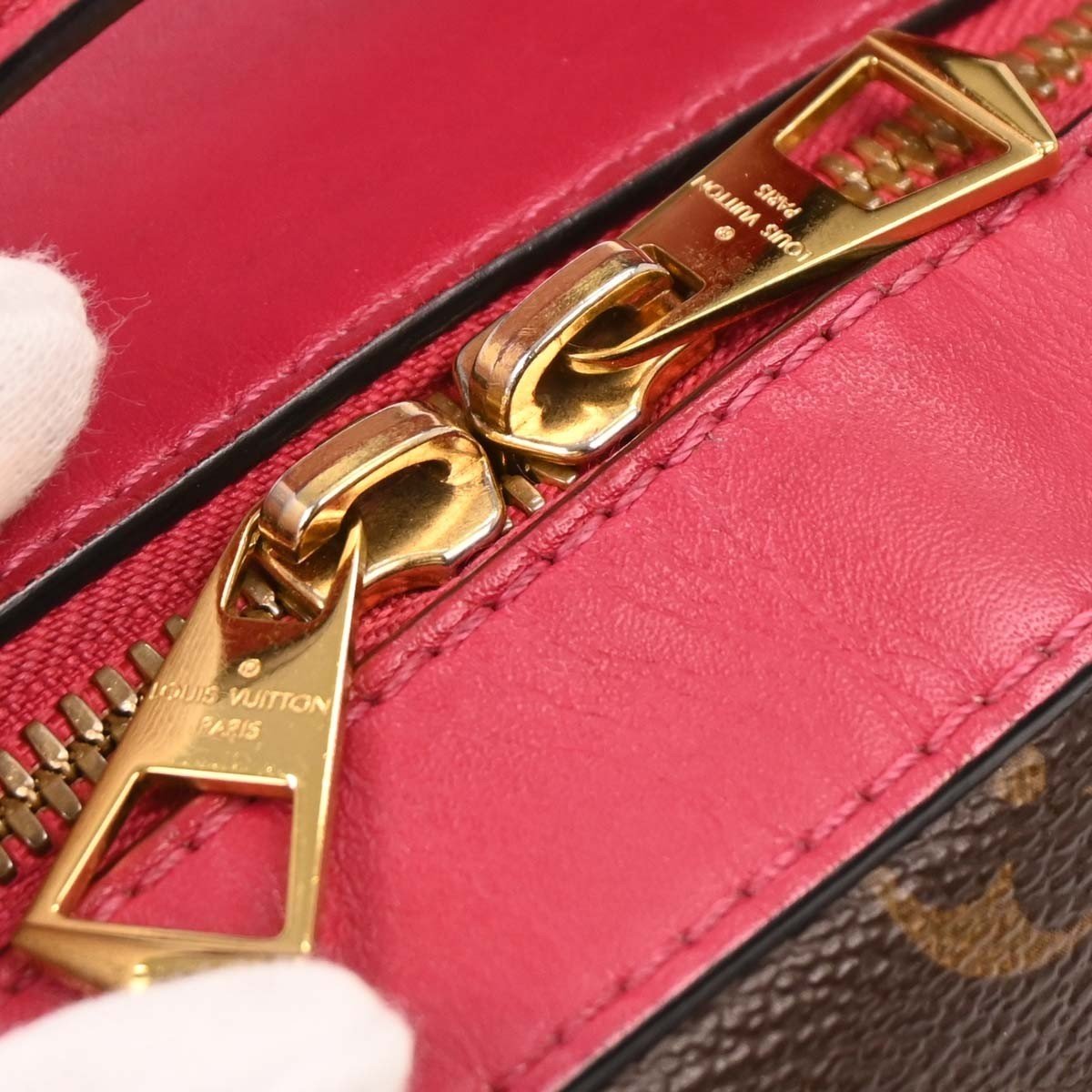 Louis Vuitton Saintonge Handbag - Brandsamsara