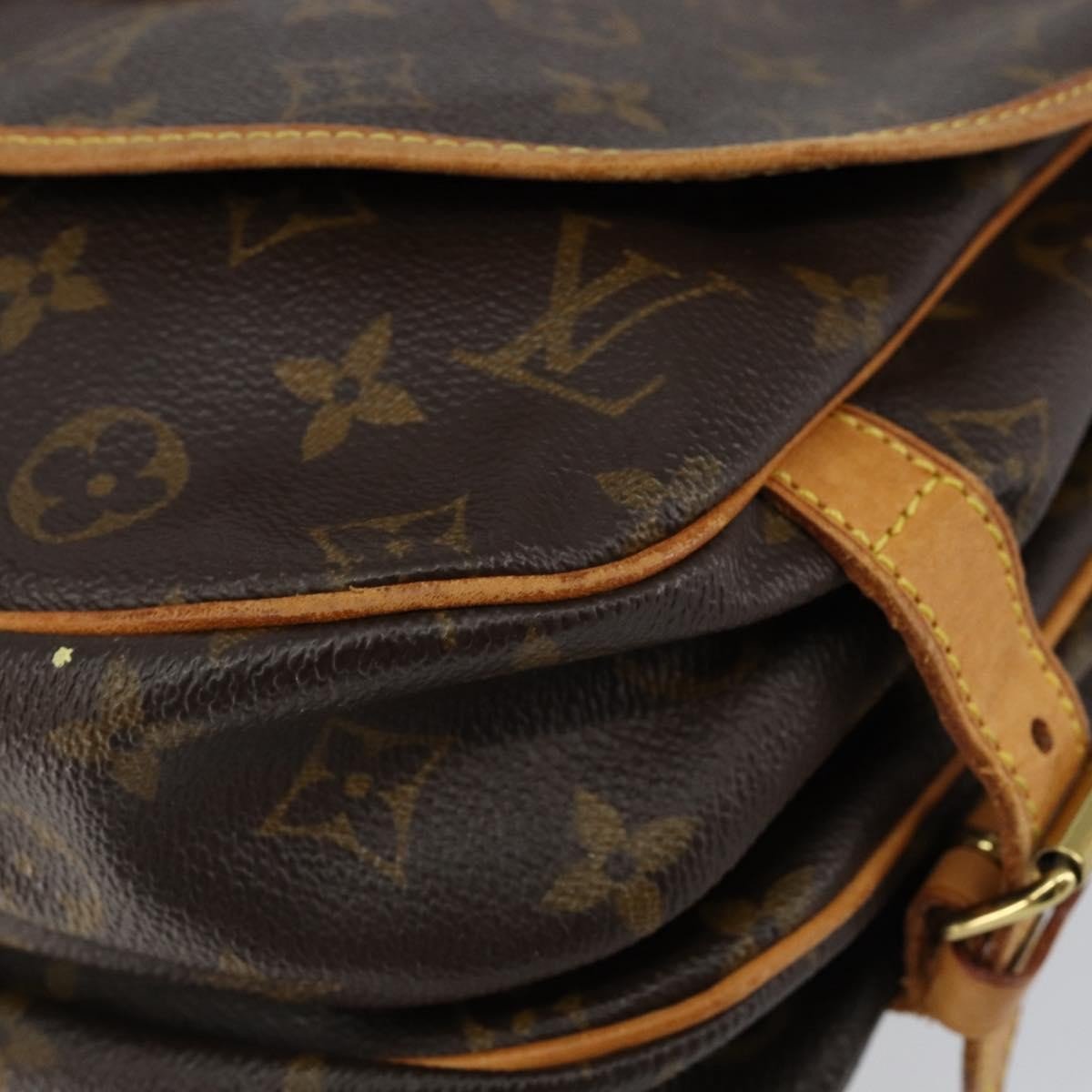 Louis Vuitton Saumur Handbag - Brandsamsara