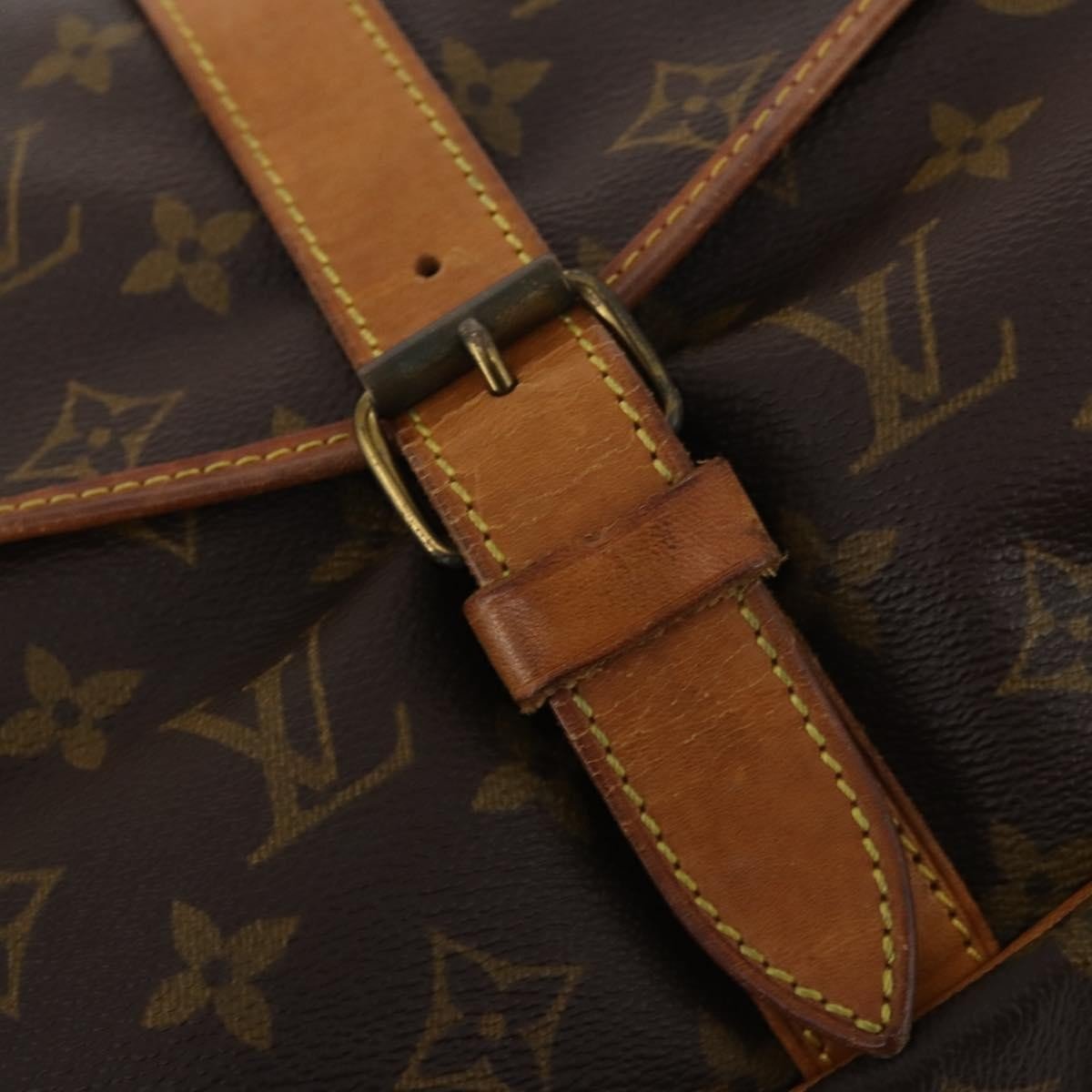 Louis Vuitton Saumur Handbag - Brandsamsara