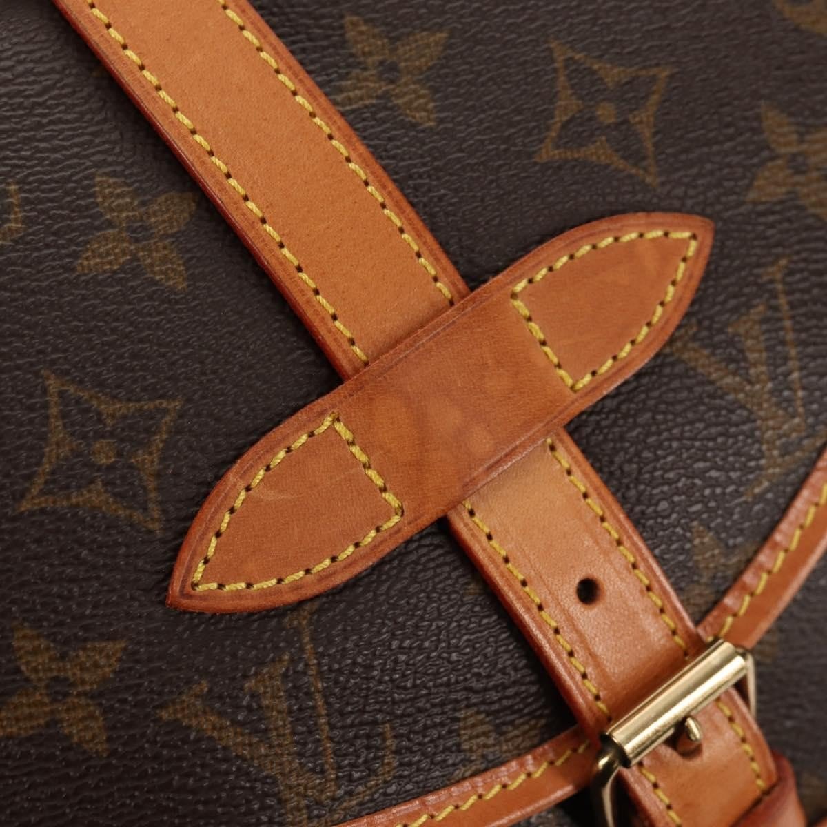 Louis Vuitton Saumur Handbag - Brandsamsara