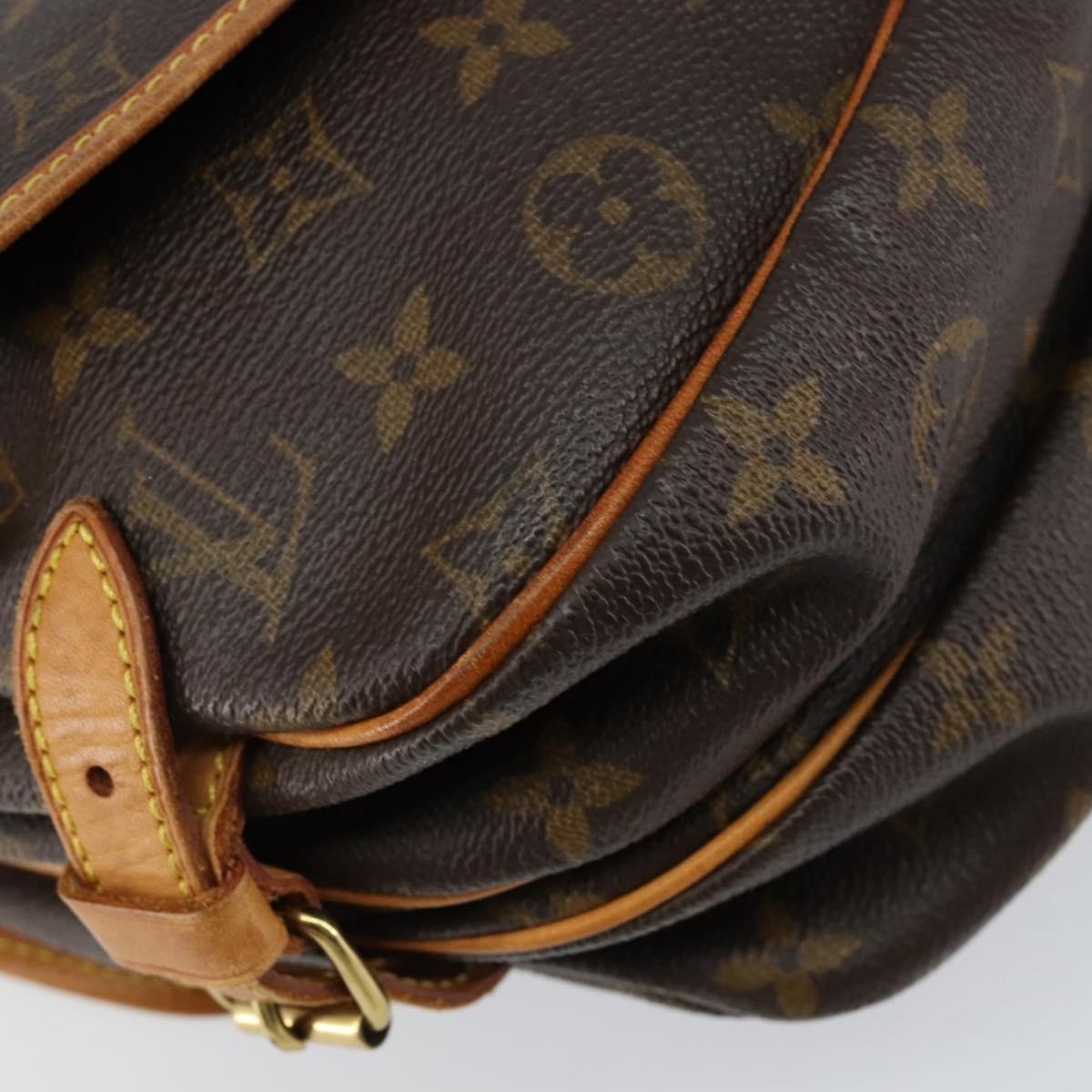 Louis Vuitton Saumur Handbag - Brandsamsara