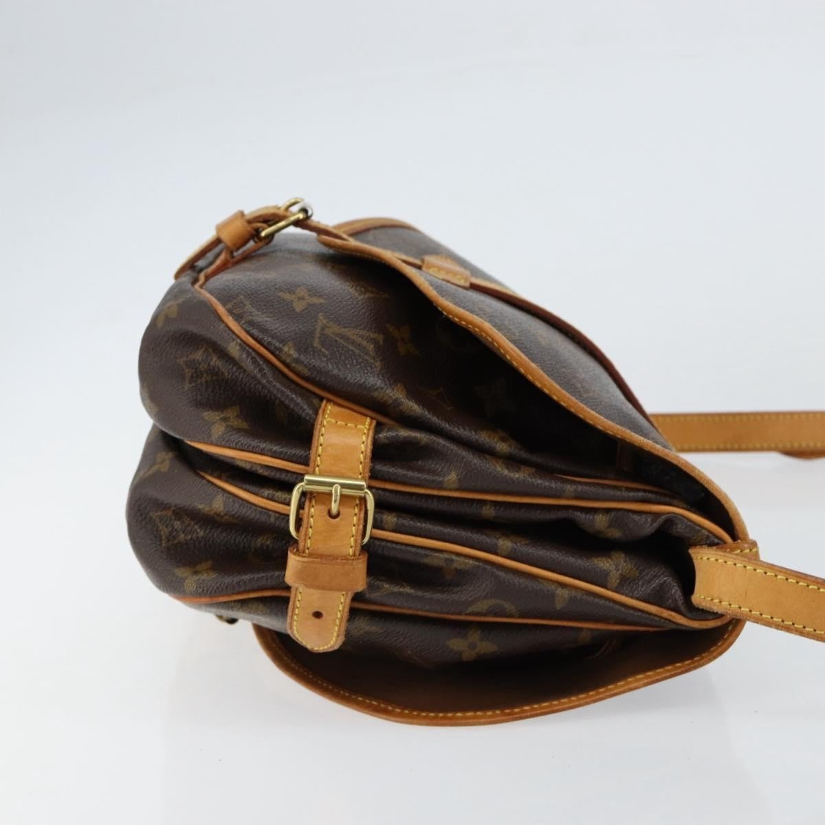 Louis Vuitton Saumur Handbag - Brandsamsara