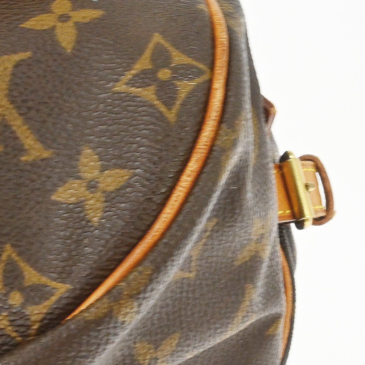 Louis Vuitton Saumur Handbag - Brandsamsara