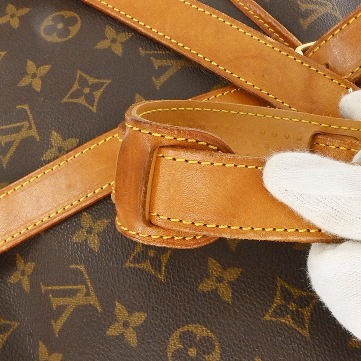 Louis Vuitton Saumur Handbag - Brandsamsara