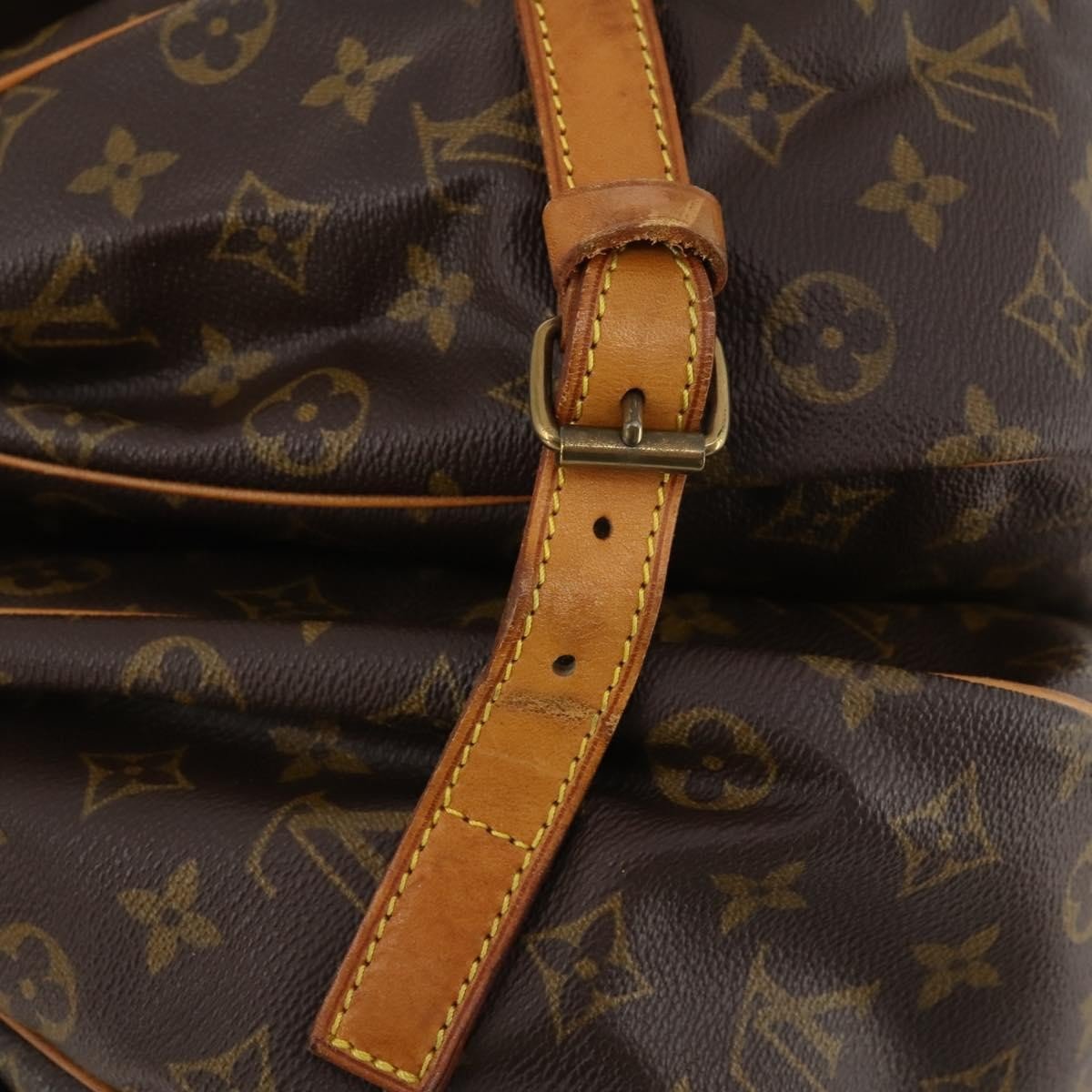 Louis Vuitton Saumur Handbag - Brandsamsara
