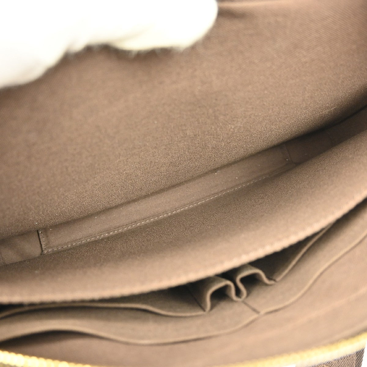 Louis Vuitton Shelton Messenger Bag - Brandsamsara