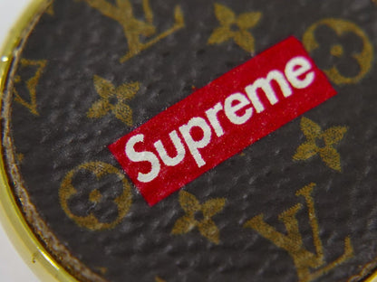 Louis Vuitton Single LV Snowflake Pin - Brandsamsara