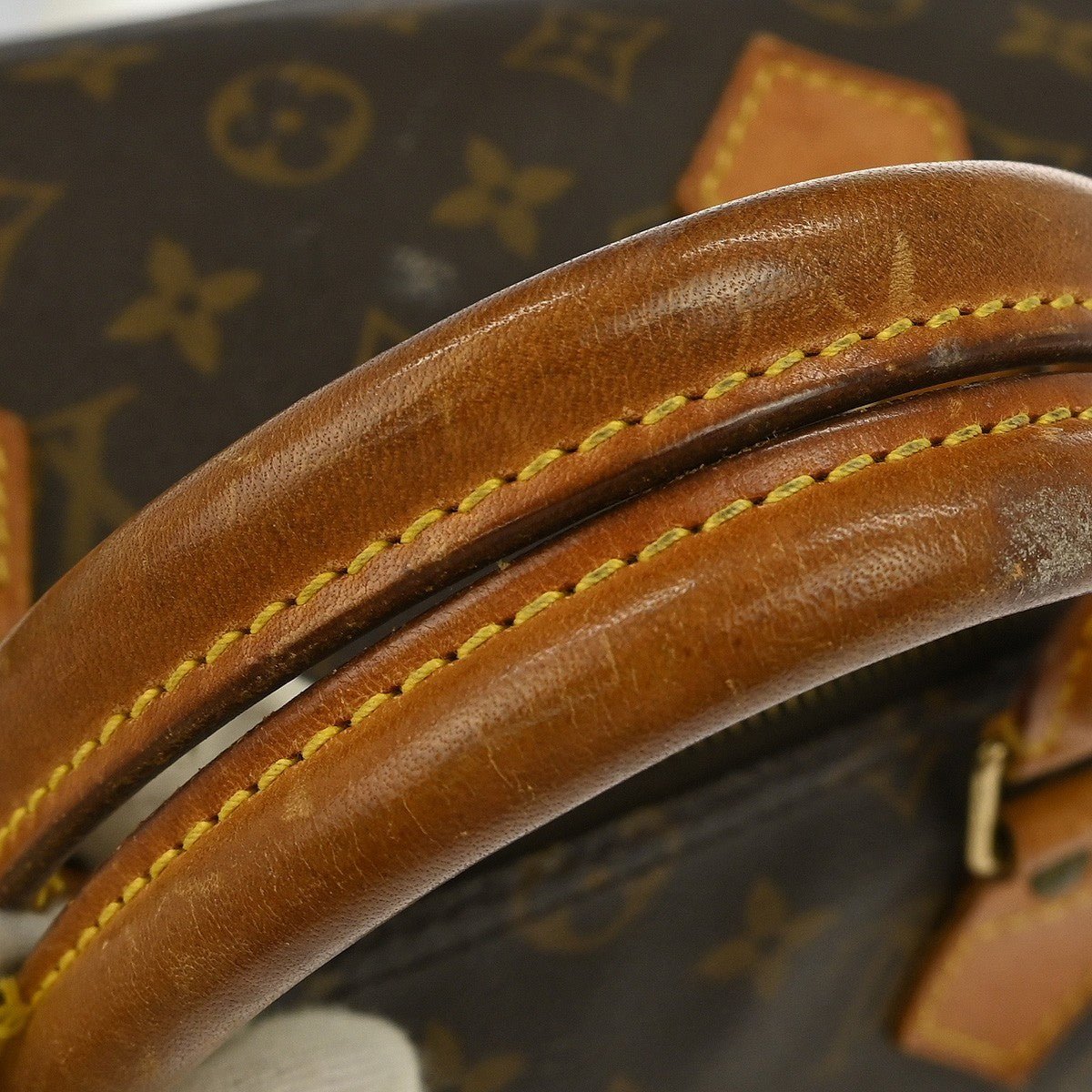 Louis Vuitton Speedy Handbag - Brandsamsara