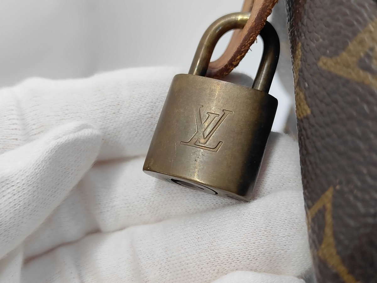 Louis Vuitton Speedy Handbag - Brandsamsara