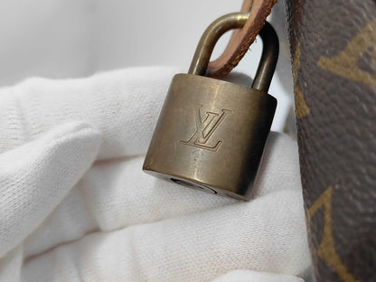 Louis Vuitton Speedy Handbag - Brandsamsara