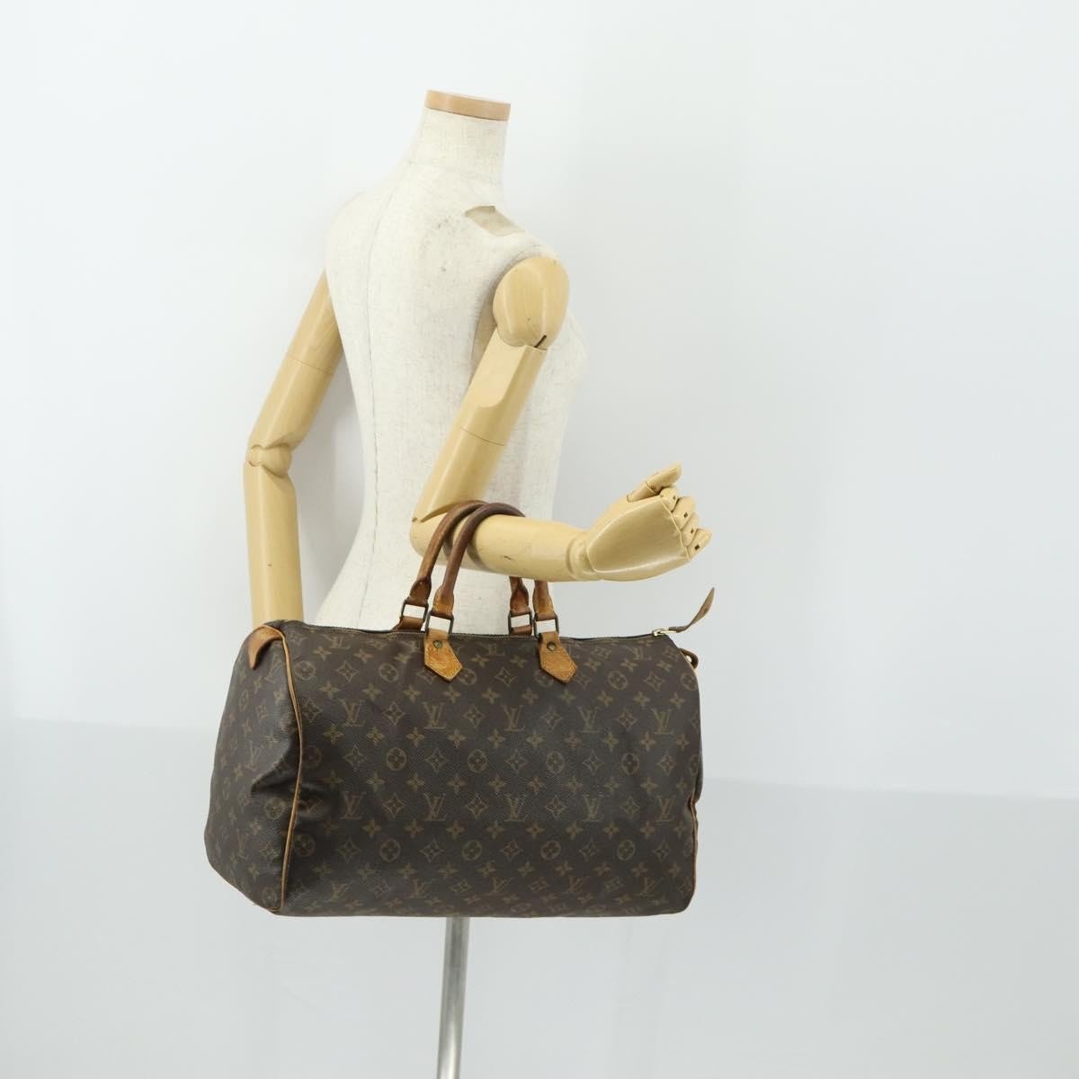 Louis Vuitton Speedy Handbag - Brandsamsara