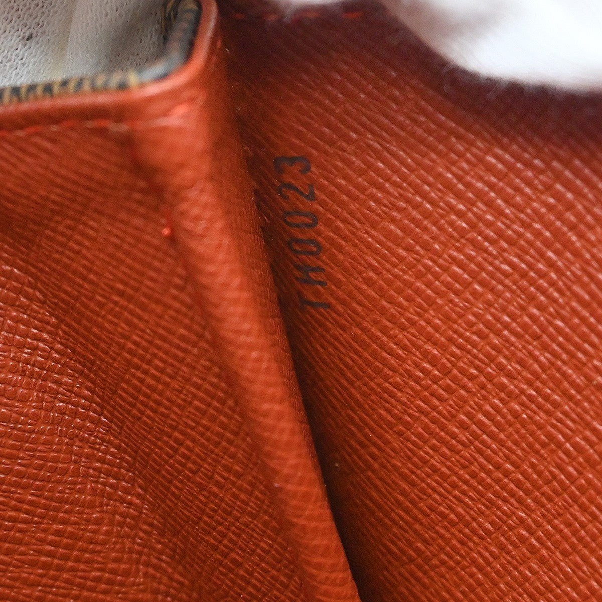Louis Vuitton Tribeca Handbag - Brandsamsara