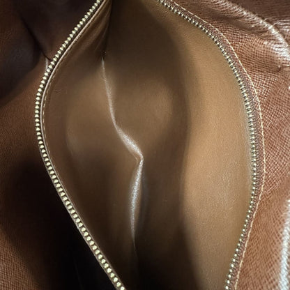 Louis Vuitton Trocadéro - Brandsamsara