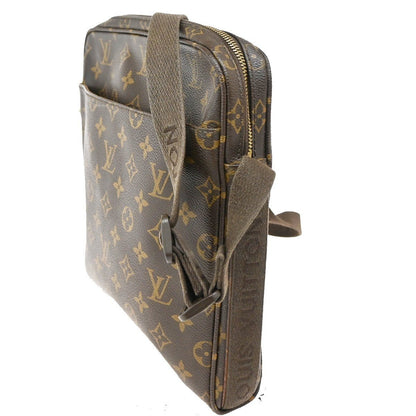 Louis Vuitton Trotteur Beaubourg Handbag - Brandsamsara
