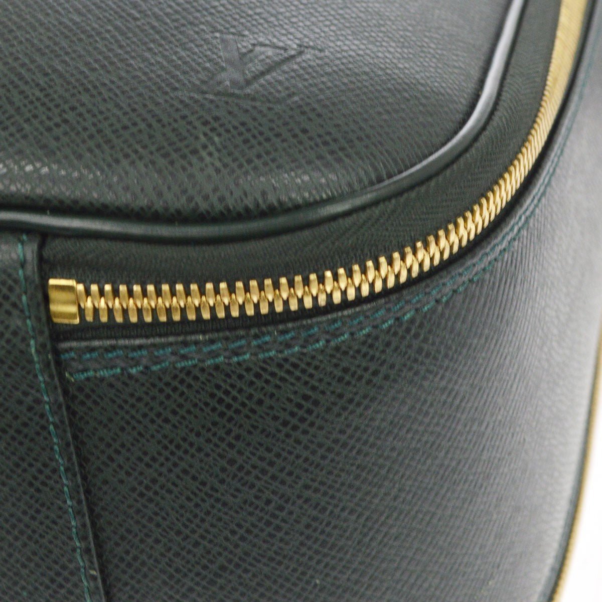 Louis Vuitton Tura Messenger - Brandsamsara