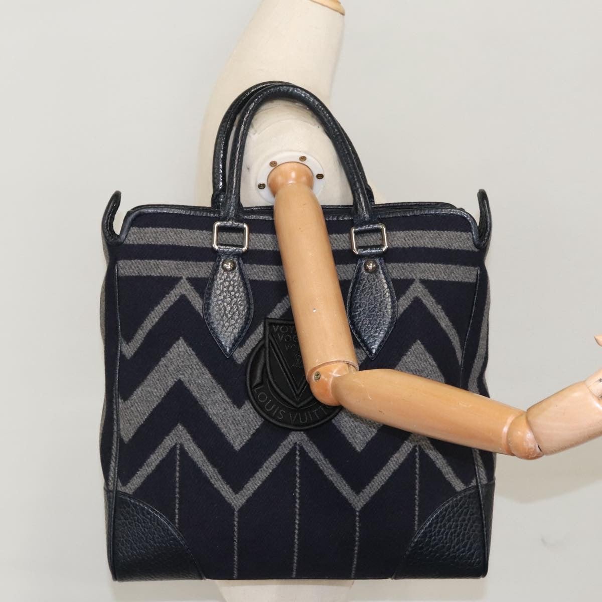 Louis Vuitton Vail Blanket Cabas - Brandsamsara