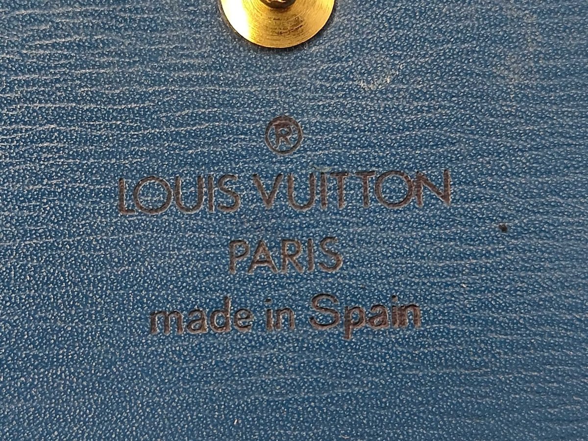 Louis Vuitton Wallet epi - Brandsamsara