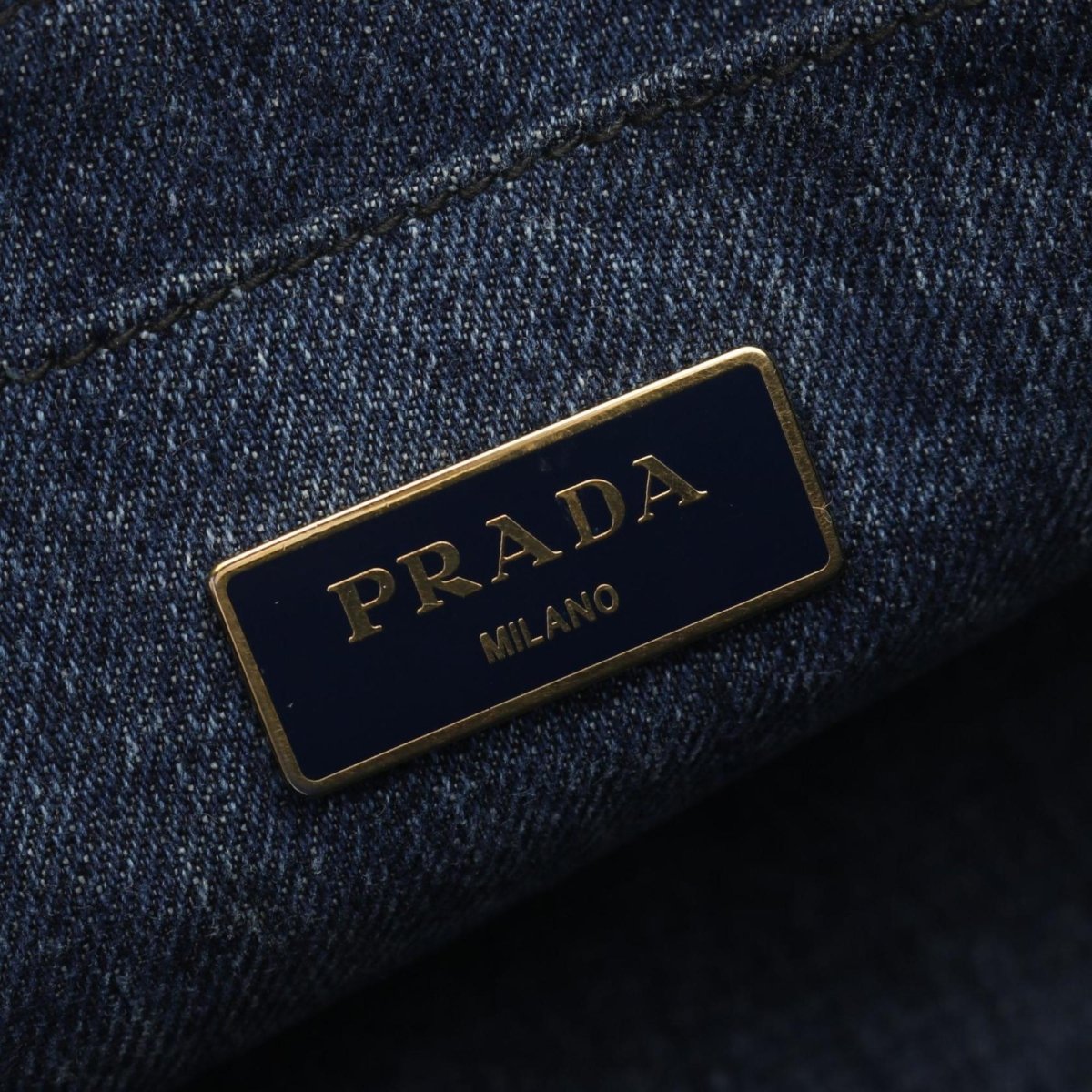 Prada Canapa - Brandsamsara