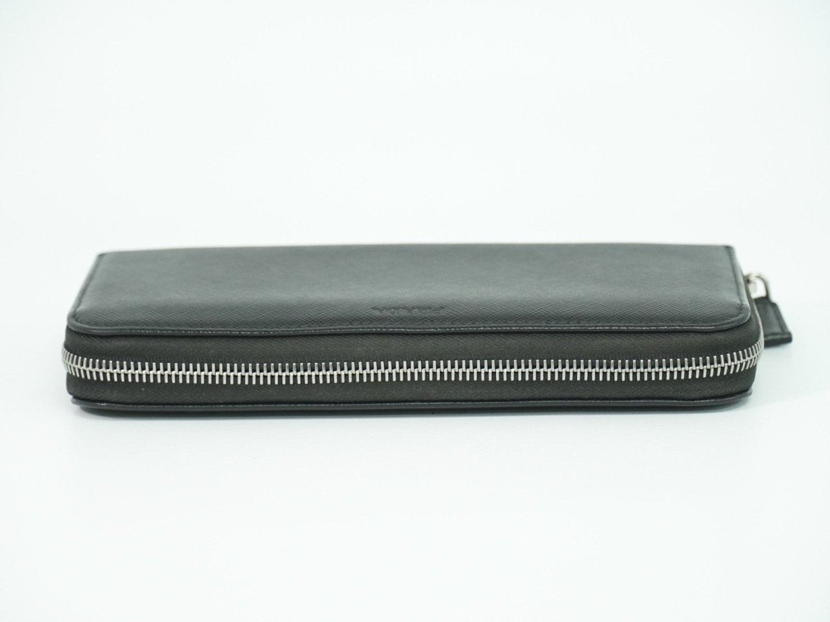 Prada Saffiano Wallet - Brandsamsara