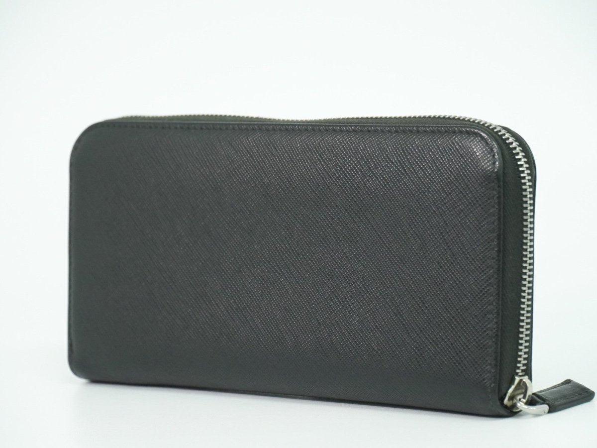 Prada Saffiano Wallet - Brandsamsara
