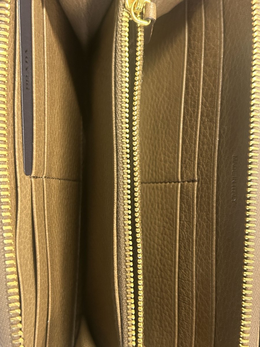 Prada Zip Around - Brandsamsara