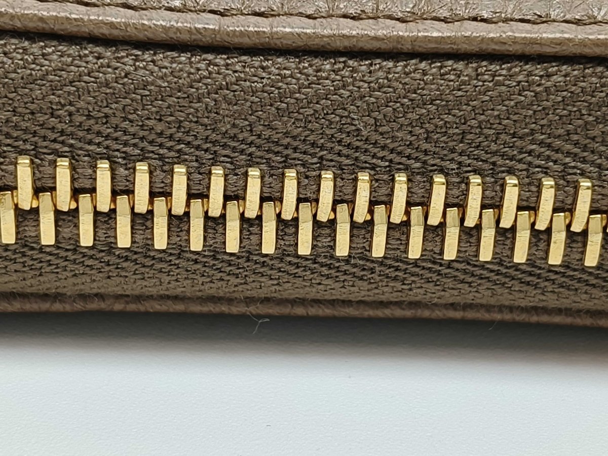 Prada Zip Around - Brandsamsara