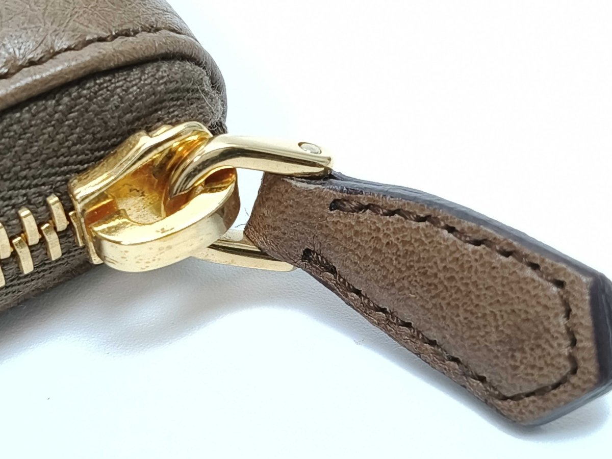 Prada Zip Around - Brandsamsara
