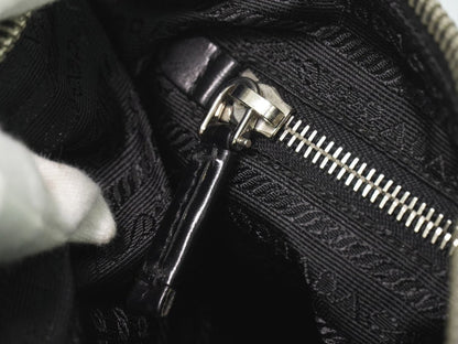 Prada Zip Messenger - Brandsamsara